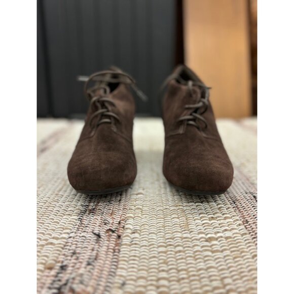 Clarks Bendables Ladies 8M Brown Suede Ankle Boots Lace-Up Heels Comfortable Des - Picture 3 of 7